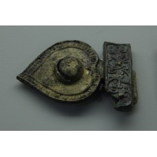 Heart-shaped or spade-like arrow tip